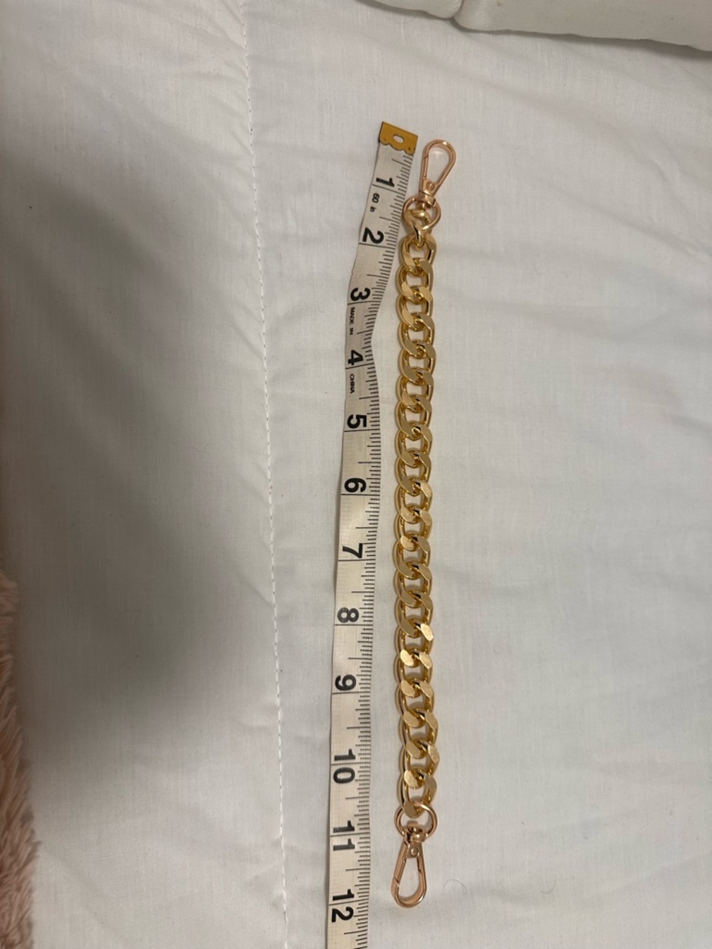 Gold Chain - Picture 3 of 3